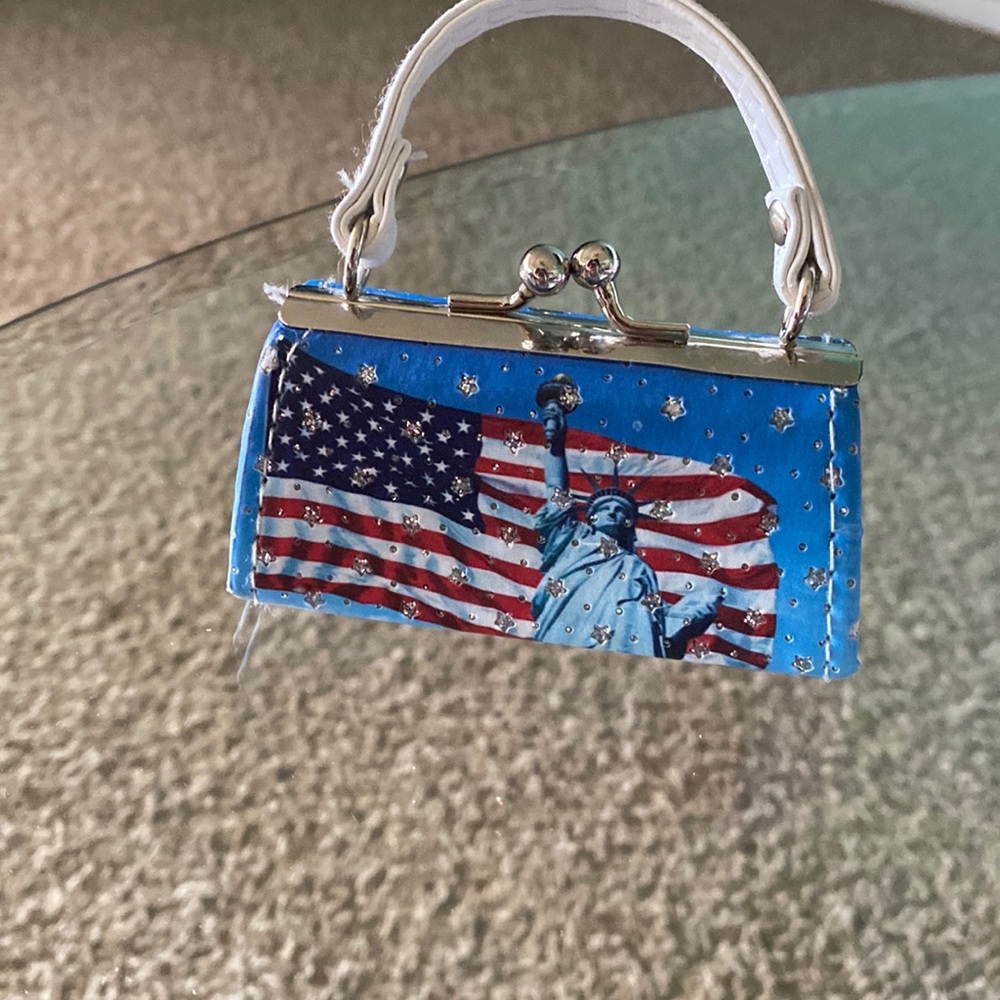 Statue of Liberty coin/lipstick purse